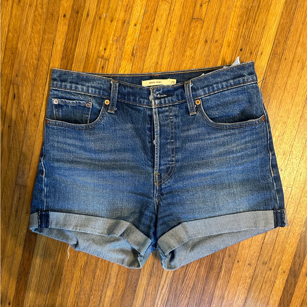 Levi’s Wedgie Jean Short sz 29
